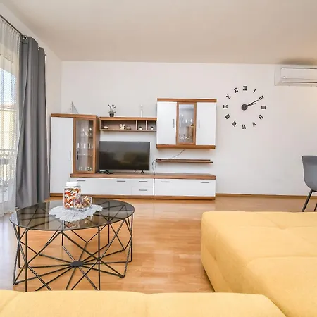 Smoljic Appartement *