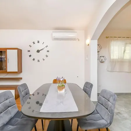 Smoljic Appartement *